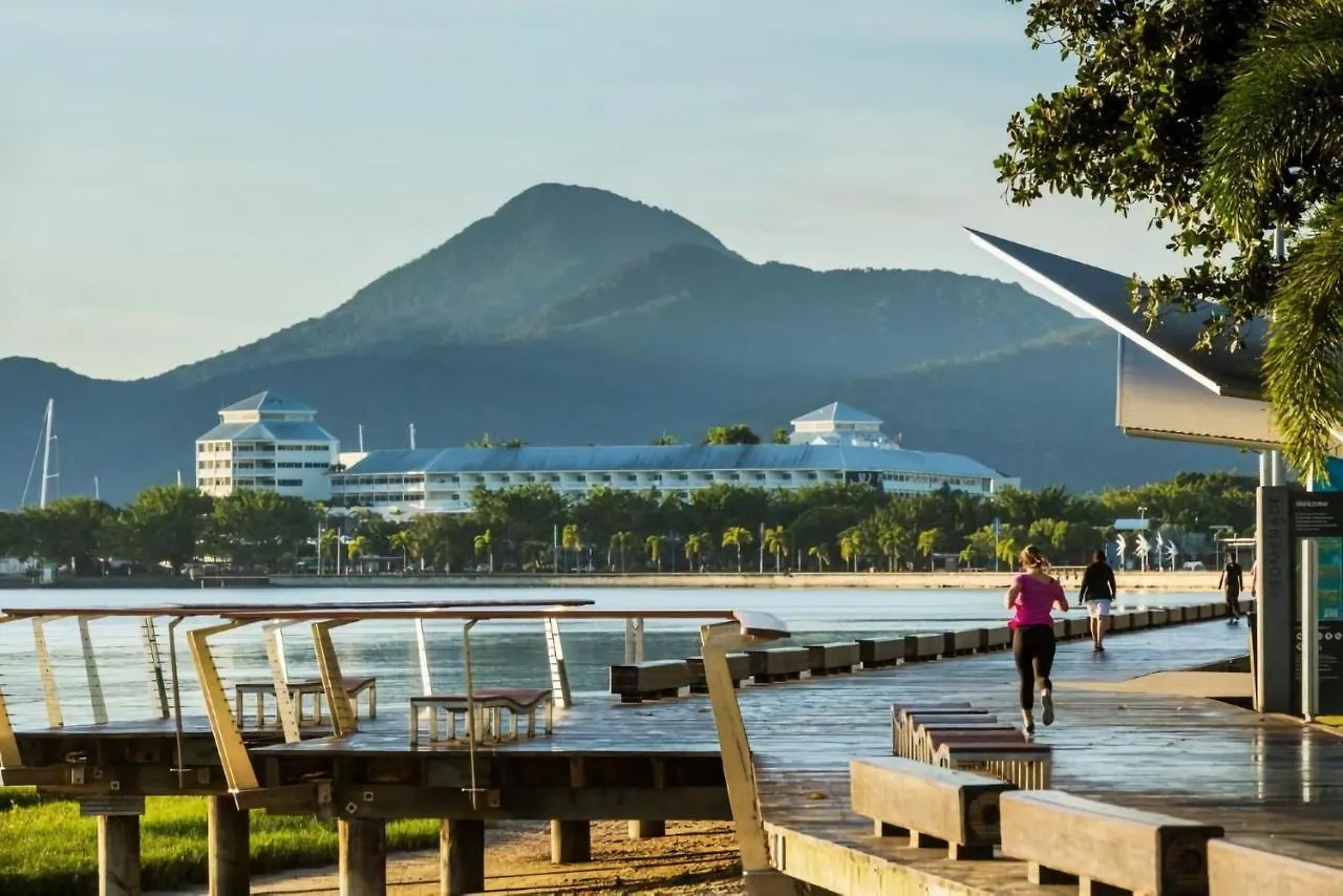 604 Chic City Apartment With Water Views Cairns Australië